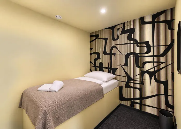 Hostel Home1 - Somni 1020 *